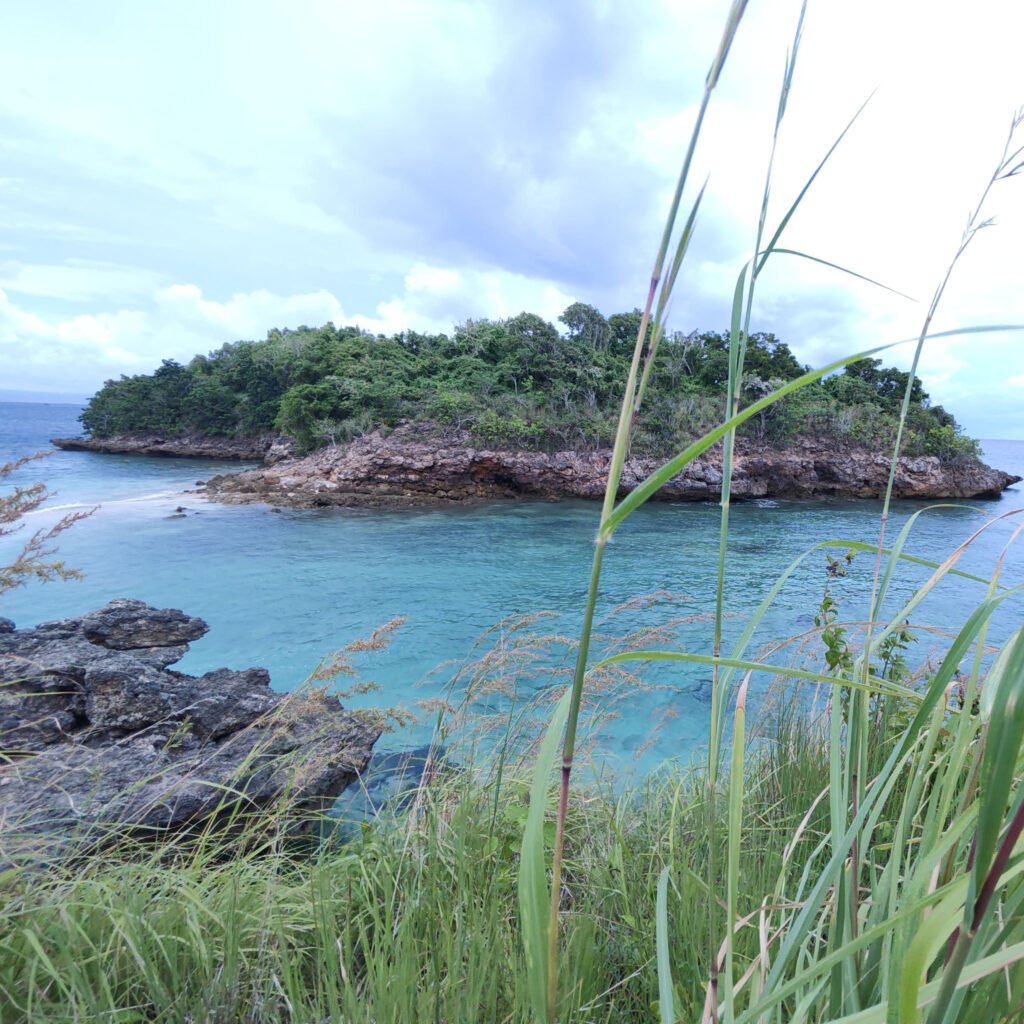 snorkeling trip in gili Petelu